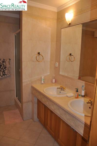 Rent Three bedroom apartment, Three bedroom apartment, Zámocká, Bratis