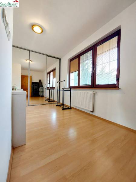 Rent Two bedroom apartment, Two bedroom apartment, Červenova, Bratisla