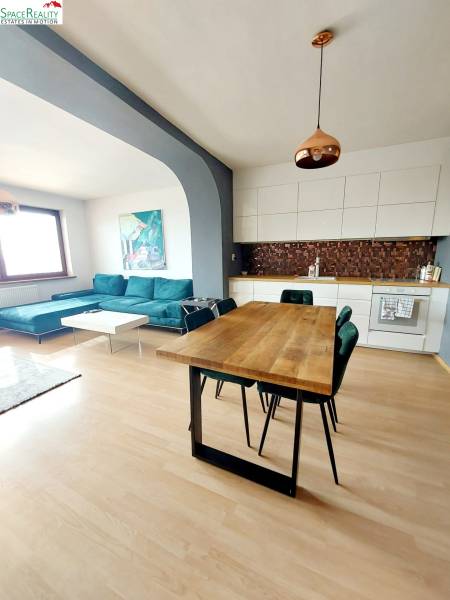 Rent Two bedroom apartment, Two bedroom apartment, Červenova, Bratisla