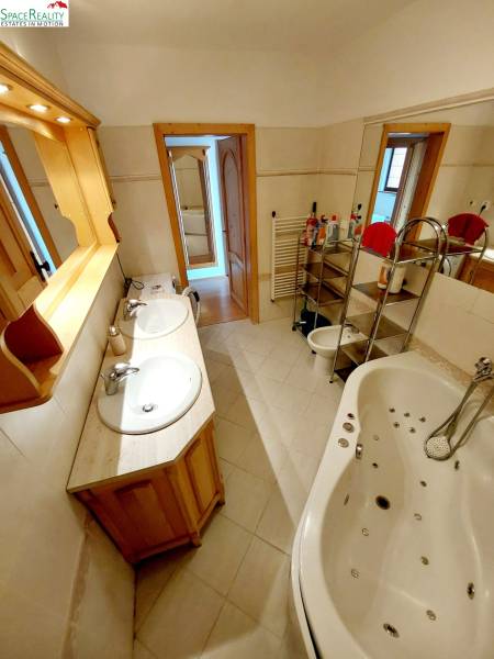 Rent Two bedroom apartment, Two bedroom apartment, Červenova, Bratisla
