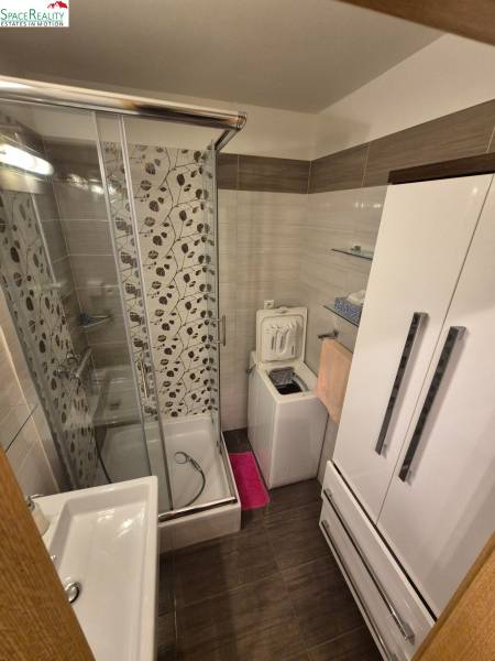 Rent Two bedroom apartment, Two bedroom apartment, Hrobákova, Bratisla