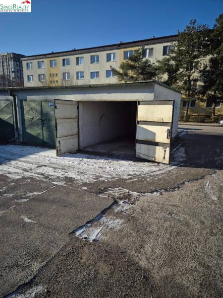 Sale Garage, Garage, Kostlivého, Bratislava - Ružinov, Slovakia