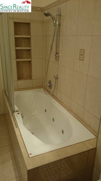 Rent Three bedroom apartment, Three bedroom apartment, Sládkovičova, B