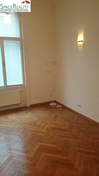 Rent Three bedroom apartment, Three bedroom apartment, Sládkovičova, B
