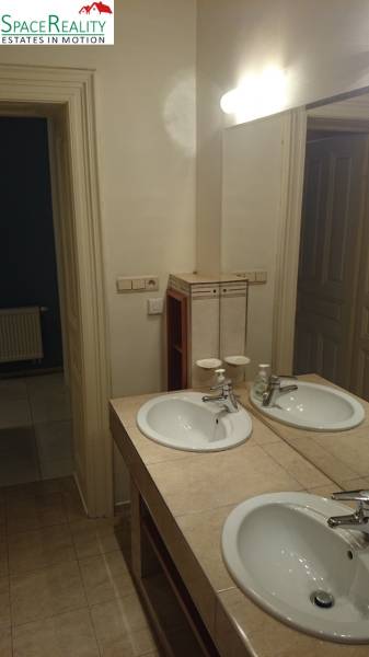 Rent Three bedroom apartment, Three bedroom apartment, Sládkovičova, B