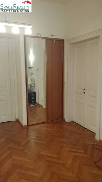 Rent Three bedroom apartment, Three bedroom apartment, Sládkovičova, B