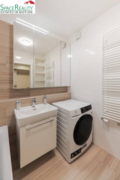 Rent Two bedroom apartment, Two bedroom apartment, Blumentálska, Brati